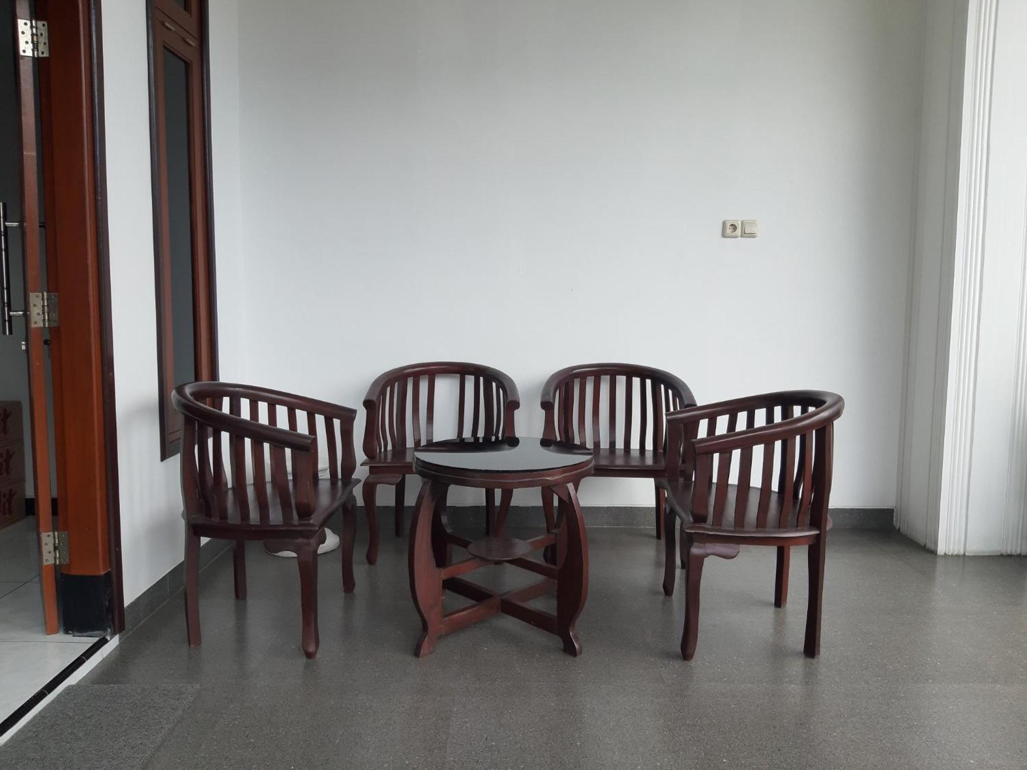 สปอต ออน 2826 ปันเดอร์มัน เรสซิเดนซ์ Hotel Blitar ภายนอก รูปภาพ
