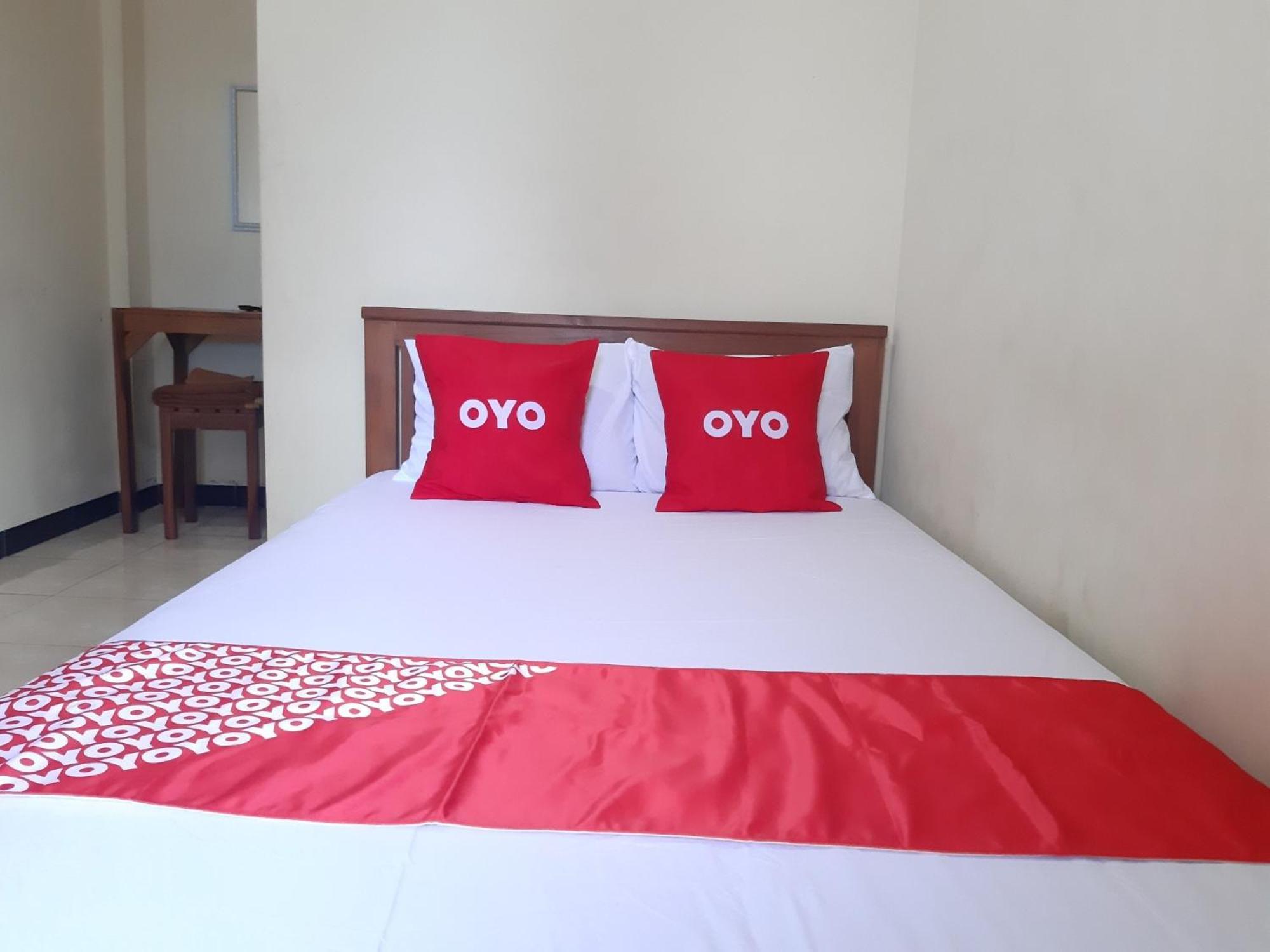 สปอต ออน 2826 ปันเดอร์มัน เรสซิเดนซ์ Hotel Blitar ภายนอก รูปภาพ