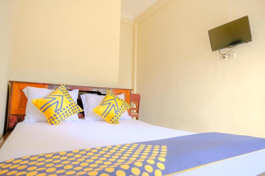 สปอต ออน 2826 ปันเดอร์มัน เรสซิเดนซ์ Hotel Blitar ภายนอก รูปภาพ