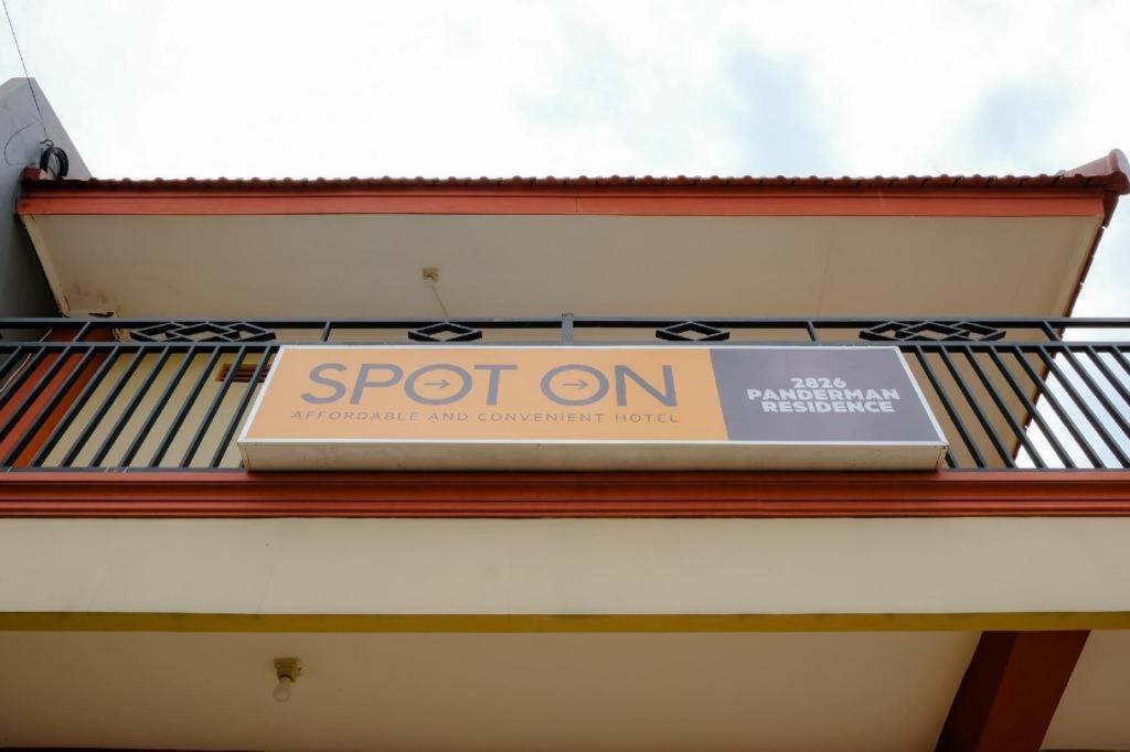 สปอต ออน 2826 ปันเดอร์มัน เรสซิเดนซ์ Hotel Blitar ภายนอก รูปภาพ